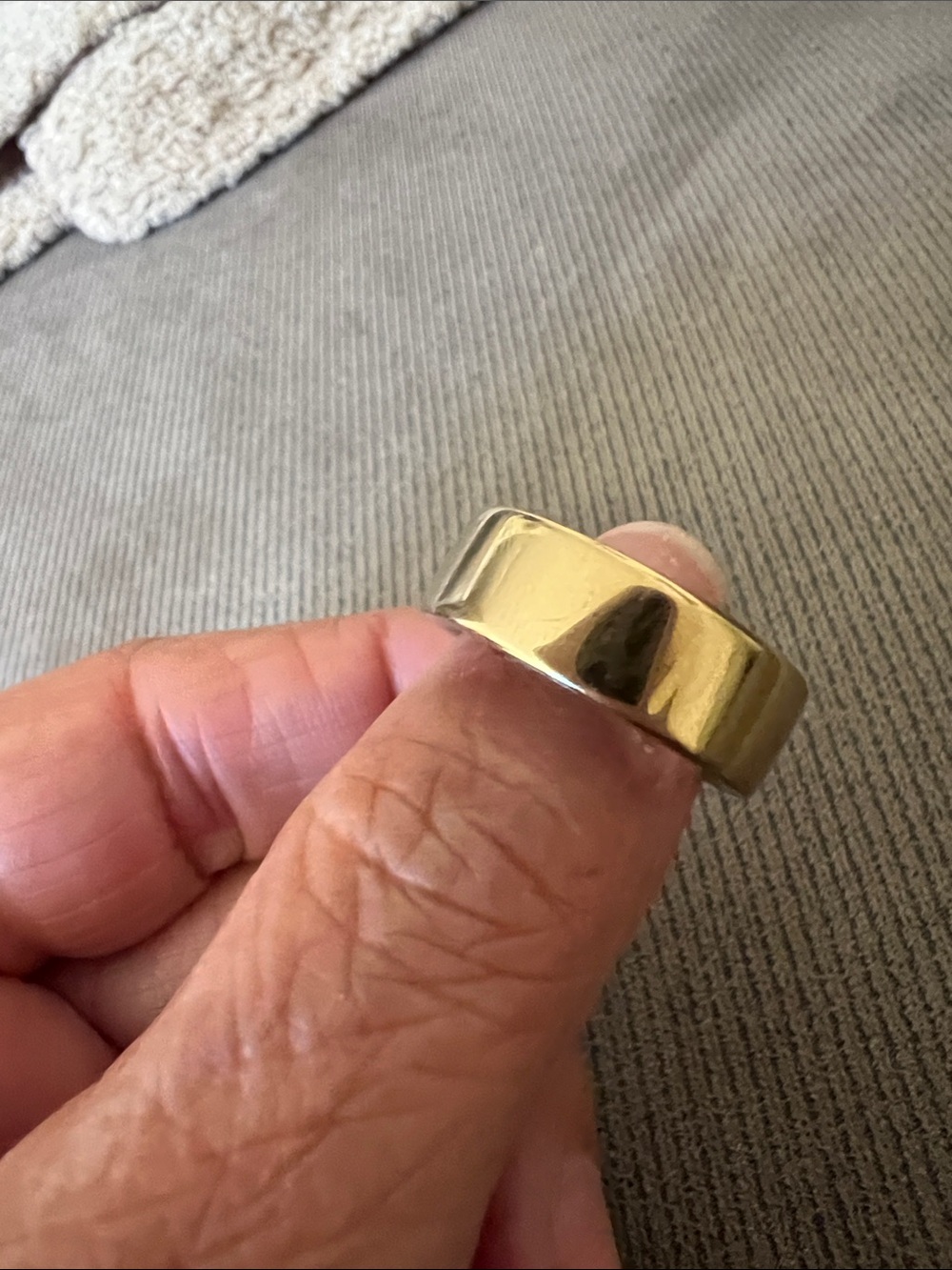 Oura Ring size 9 - Picture 2 of 5